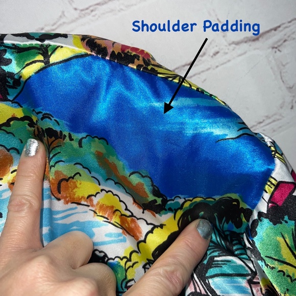 🏷️VINTAGE |•JACQEULINE FERRAR•| Oversize Multicolor Satin Jacket - Picture 3 of 11